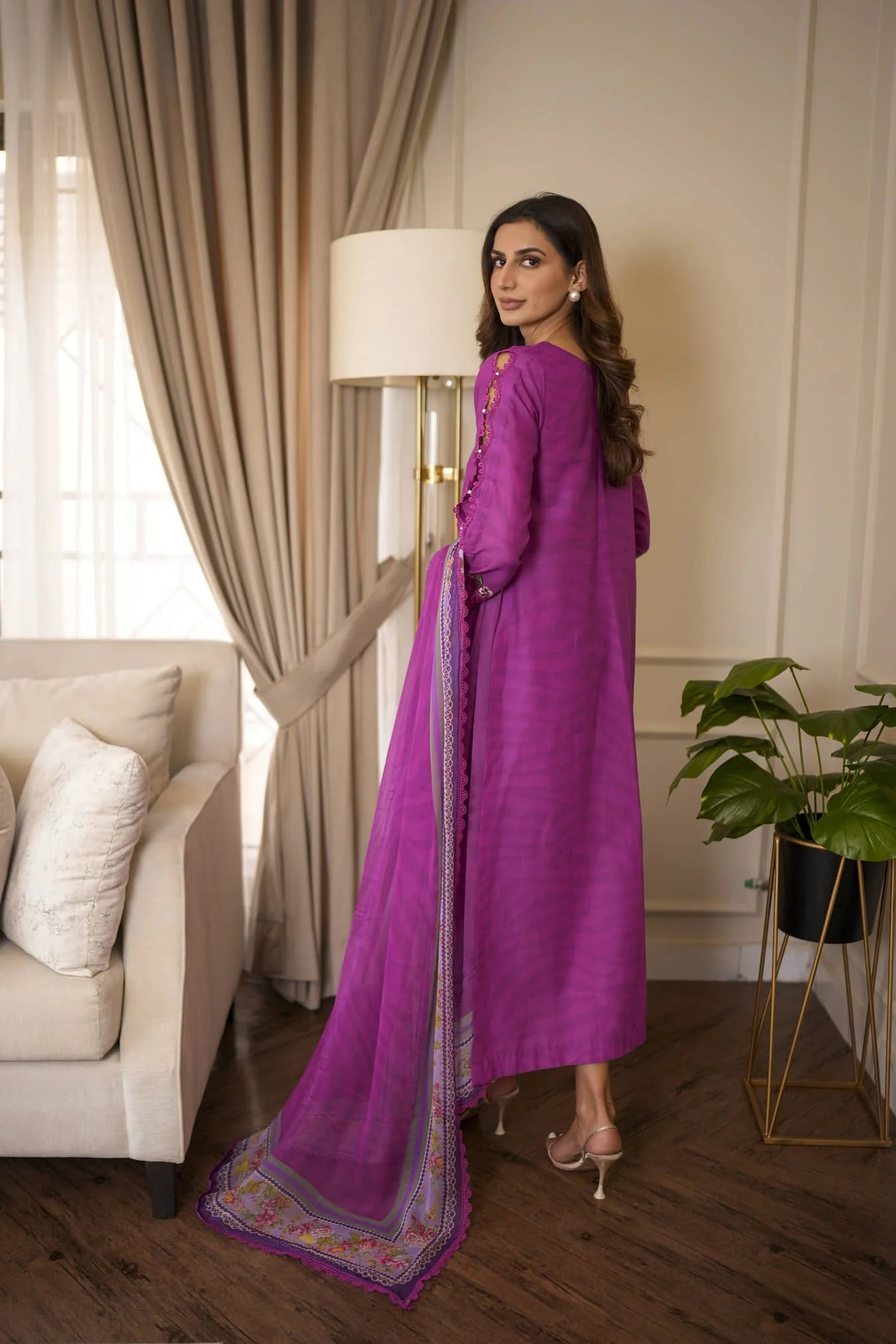 Noor Eid Luxe Printedkari Lawn – D1-A