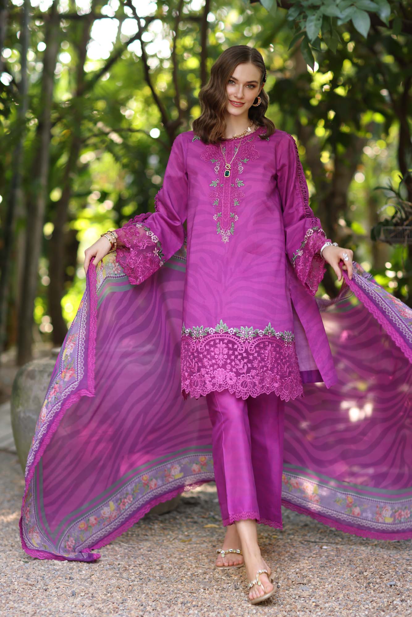 Noor Eid Luxe Printedkari Lawn – D1-A