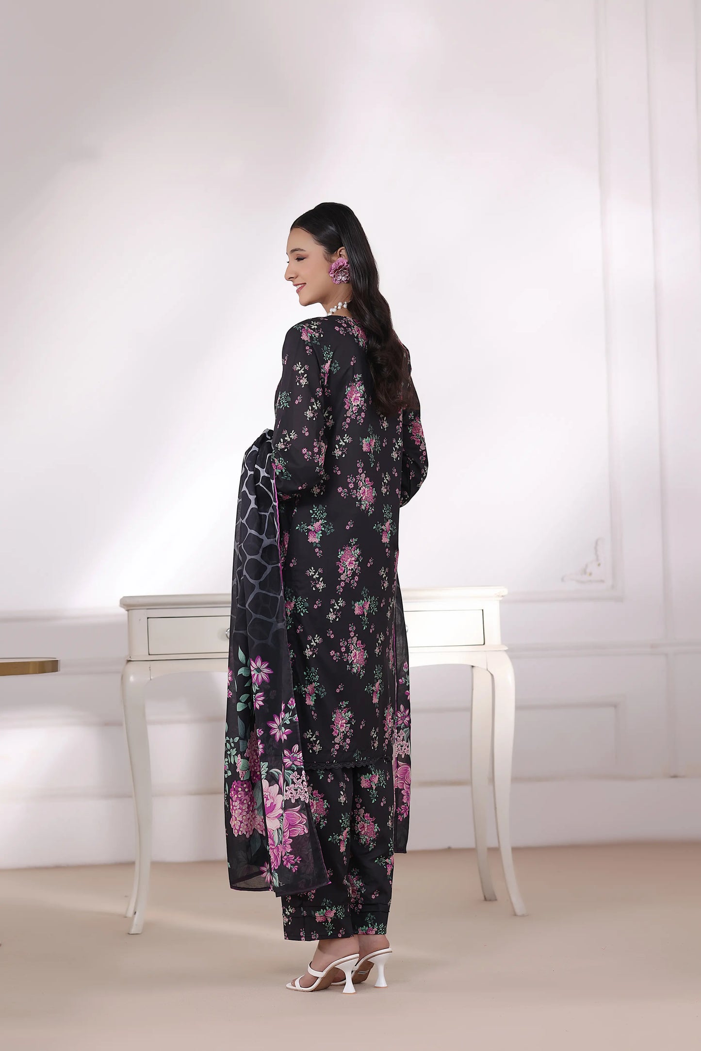 Amber Ethnic | 3Pc Luxury Digital Printed Lawn